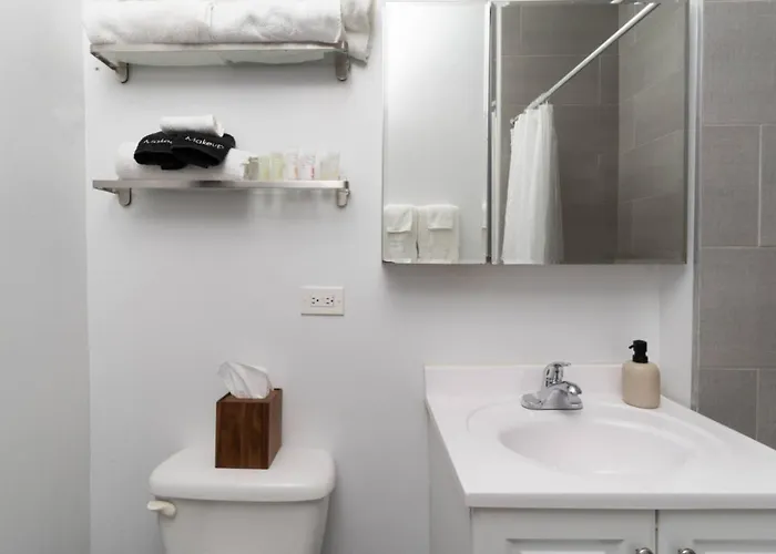 Flexhome Ukrainian Village • 2br • Convenient Walkability - Sleeps 6 Appartement